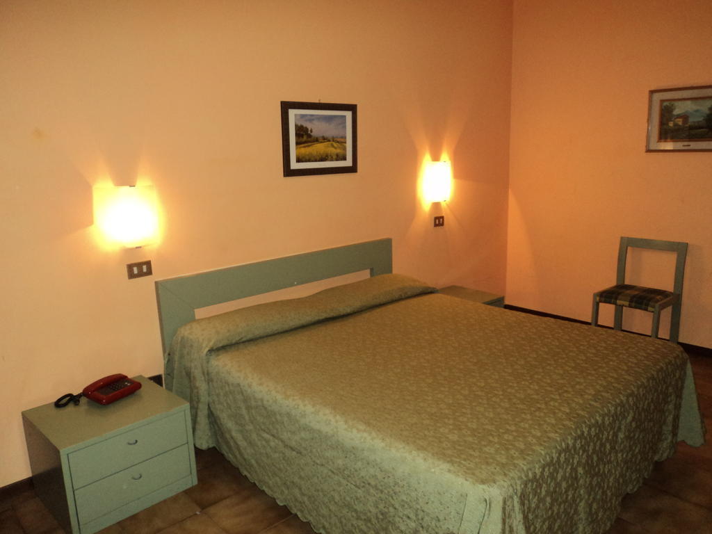 Hotel Zenith Montecatini Terme Pokoj fotografie